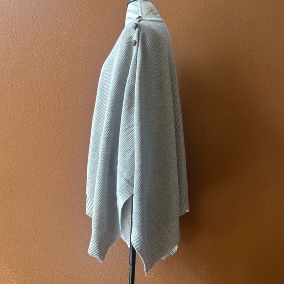 A.P.C. Oatmeal Color Rib Knit Poncho Bio Wool/Alpaca Large/Extra Large Like New! - Picture 6 of 11